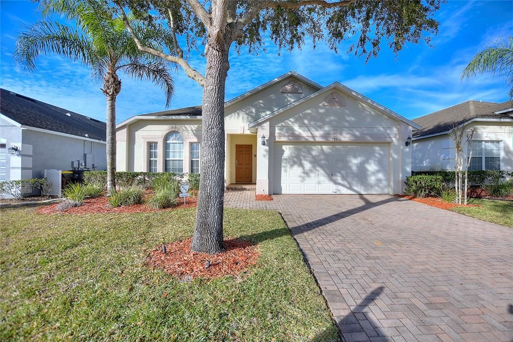 Recently Sold: $380,000 (4 beds, 3 baths, 1728 Square Feet)