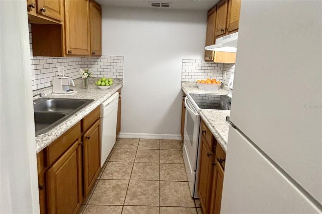 For Rent: $1,495 (2 beds, 2 baths, 935 Square Feet)