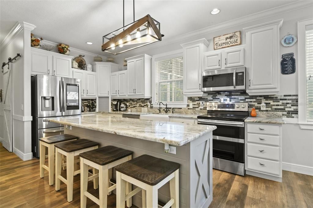 Light and bright kitchen!