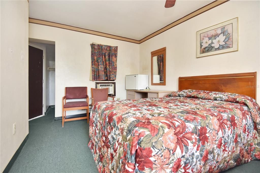 待售: $1,151,000 (0 贝兹, 0 浴室, 3700 平方英尺)