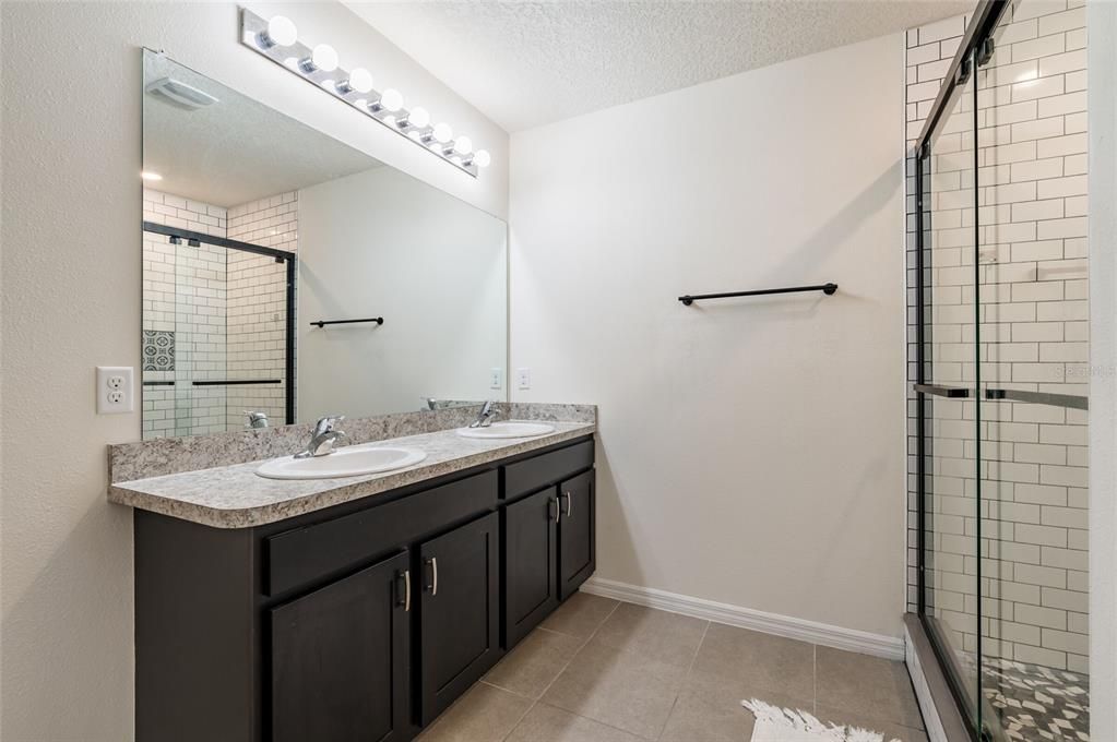 Active With Contract: $379,900 (3 beds, 2 baths, 1672 Square Feet)