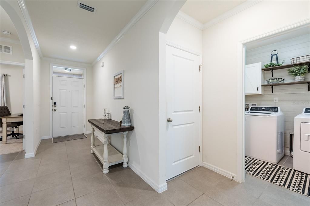 Active With Contract: $379,900 (3 beds, 2 baths, 1672 Square Feet)