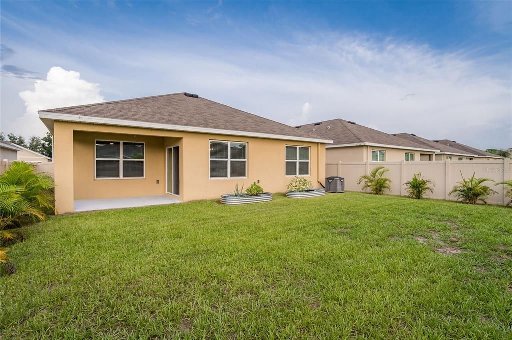 Active With Contract: $379,900 (3 beds, 2 baths, 1672 Square Feet)