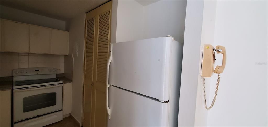 Active With Contract: $95,000 (1 beds, 1 baths, 639 Square Feet)