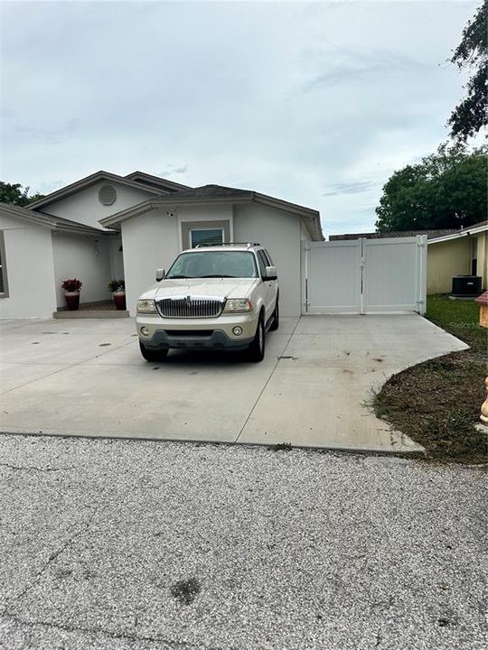 Active With Contract: $365,000 (3 beds, 2 baths, 1231 Square Feet)