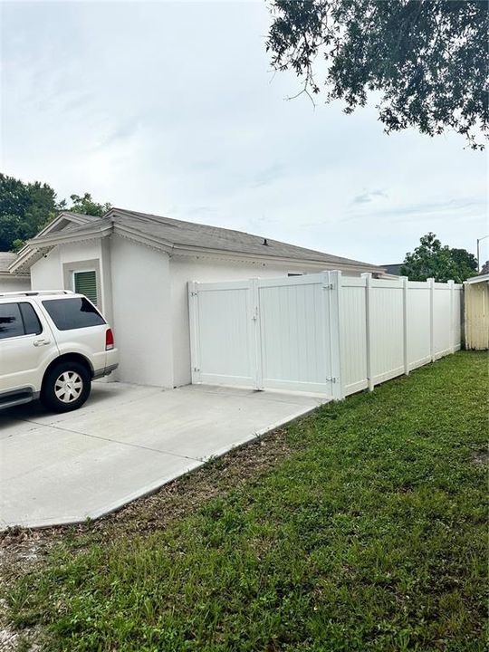 Active With Contract: $365,000 (3 beds, 2 baths, 1231 Square Feet)