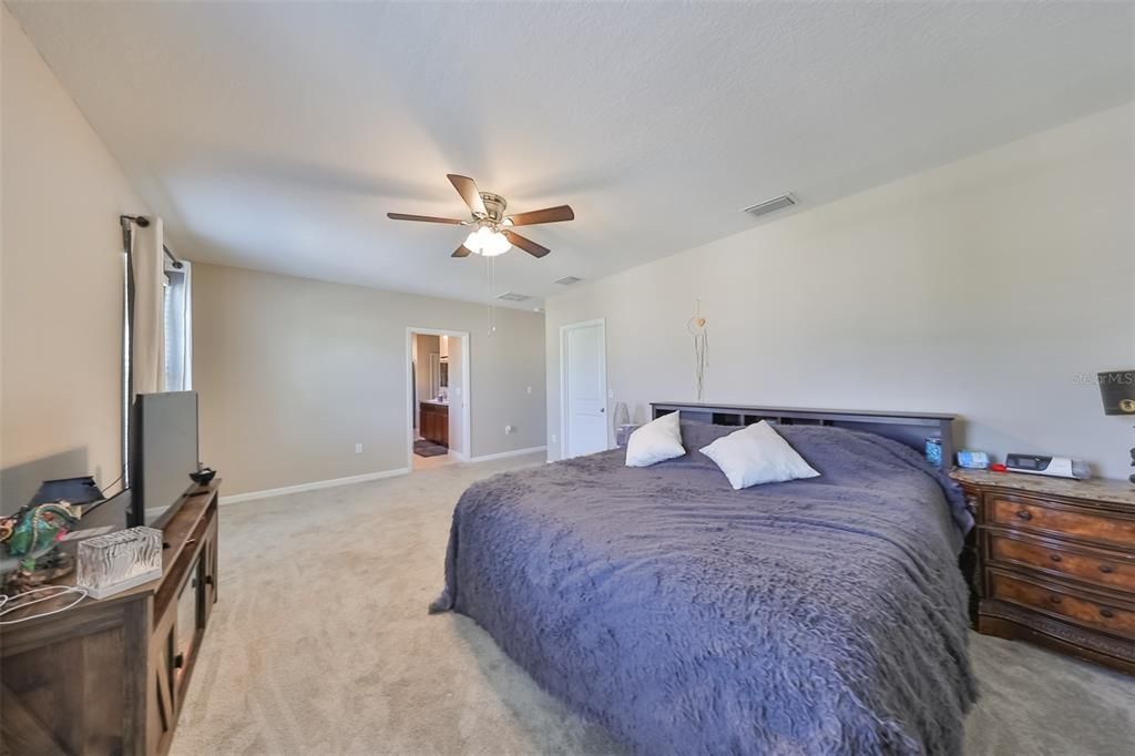 For Sale: $449,000 (4 beds, 2 baths, 2505 Square Feet)