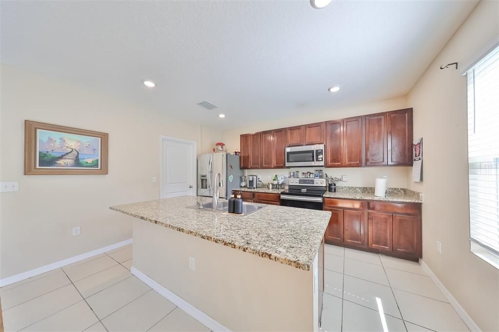 For Sale: $449,000 (4 beds, 2 baths, 2505 Square Feet)