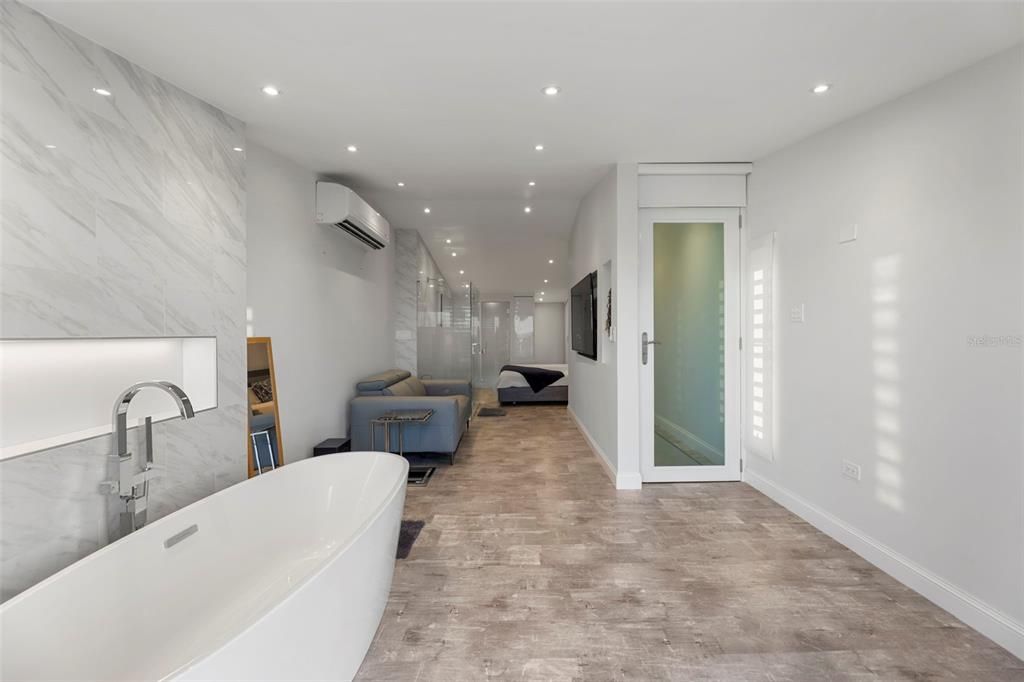 For Sale: $550,000 (3 beds, 2 baths, 1775 Square Feet)