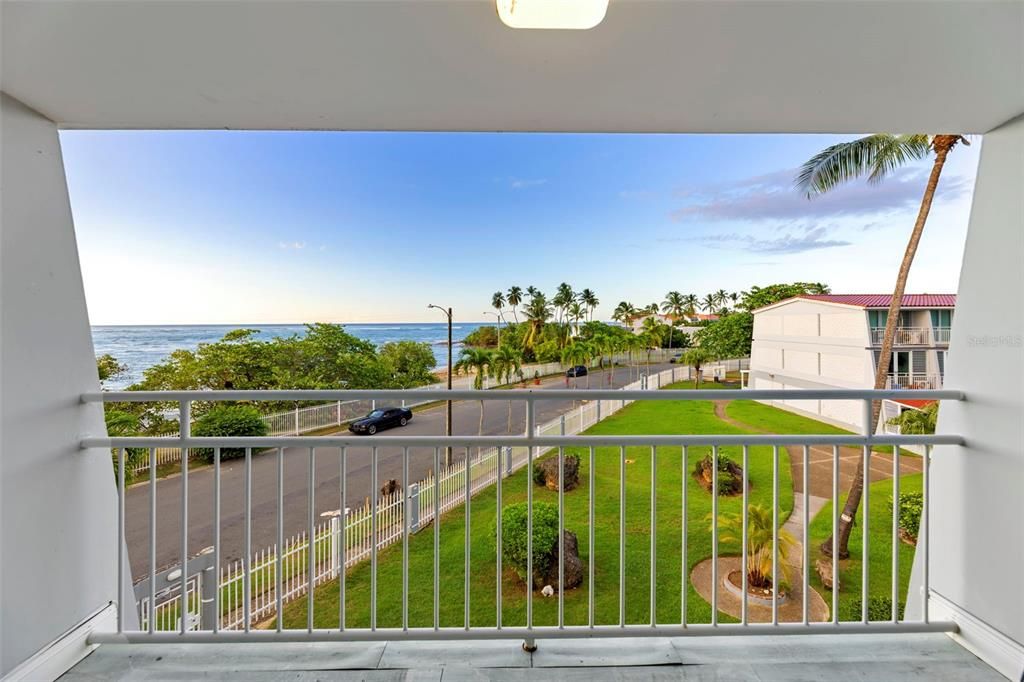 For Sale: $550,000 (3 beds, 2 baths, 1775 Square Feet)