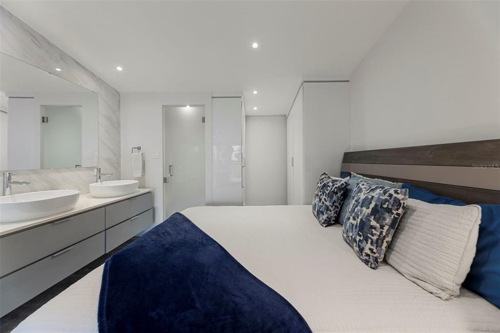 For Sale: $550,000 (3 beds, 2 baths, 1775 Square Feet)