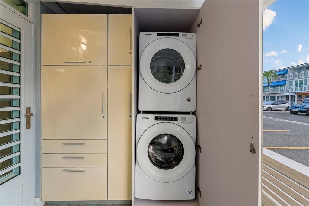 For Sale: $550,000 (3 beds, 2 baths, 1775 Square Feet)