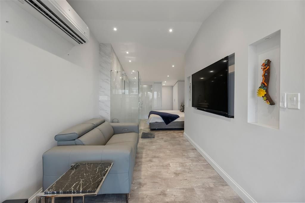 For Sale: $550,000 (3 beds, 2 baths, 1775 Square Feet)