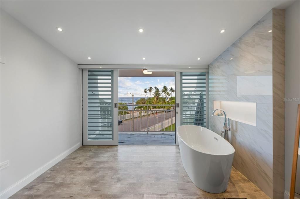 For Sale: $550,000 (3 beds, 2 baths, 1775 Square Feet)