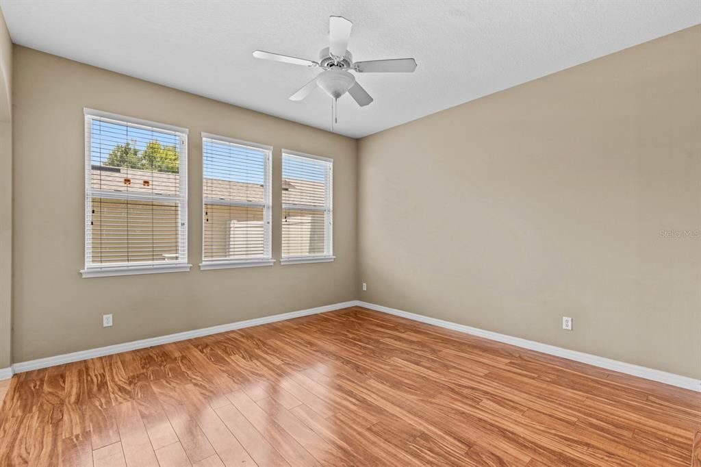 Active With Contract: $2,325 (2 beds, 2 baths, 1250 Square Feet)