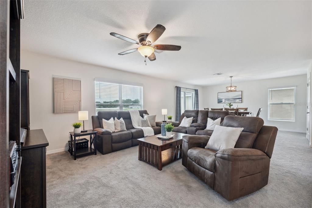 Active With Contract: $325,000 (4 beds, 2 baths, 2238 Square Feet)