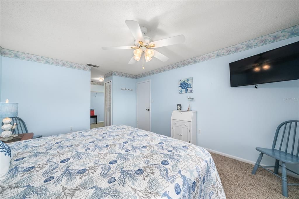 For Sale: $154,000 (2 beds, 2 baths, 1208 Square Feet)