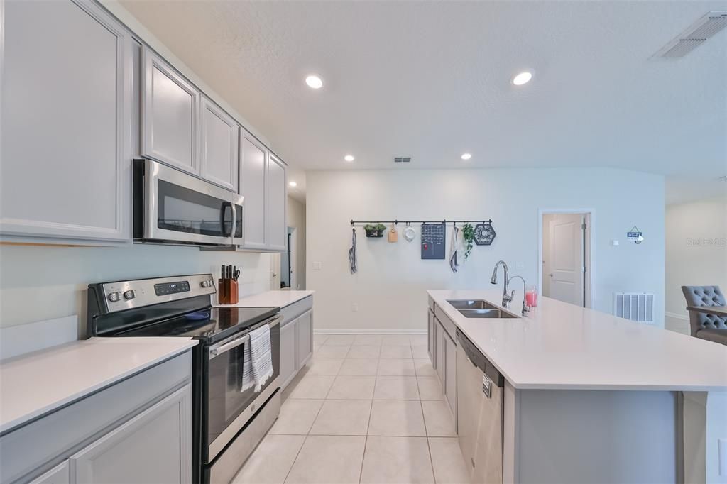 Active With Contract: $299,990 (4 beds, 2 baths, 1850 Square Feet)