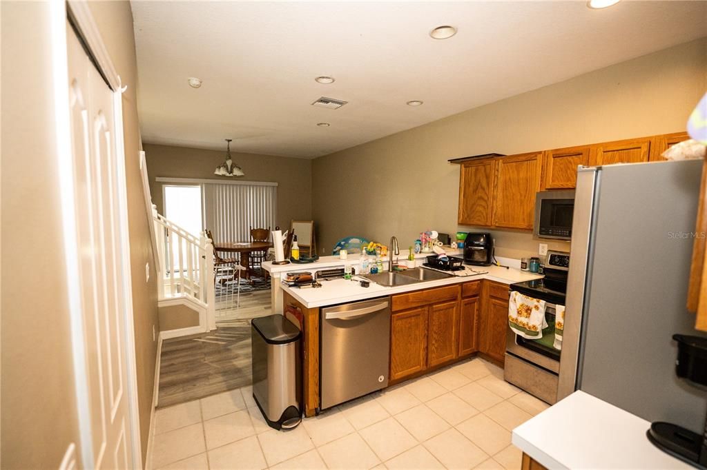 For Sale: $239,900 (2 beds, 2 baths, 1360 Square Feet)