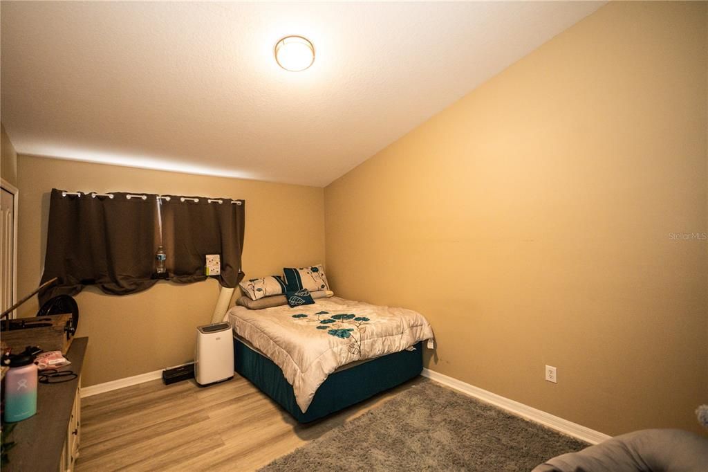 For Sale: $239,900 (2 beds, 2 baths, 1360 Square Feet)