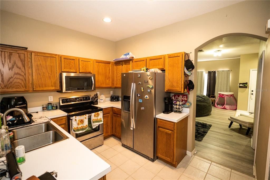 For Sale: $239,900 (2 beds, 2 baths, 1360 Square Feet)