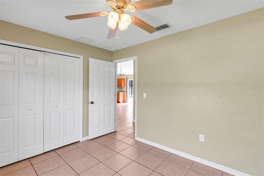 For Sale: $299,900 (3 beds, 2 baths, 1413 Square Feet)