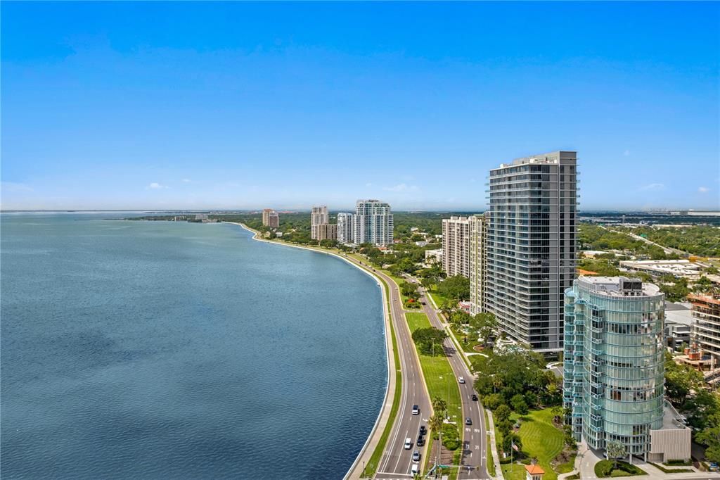 Recently Sold: $3,300,000 (3 beds, 3 baths, 2940 Square Feet)