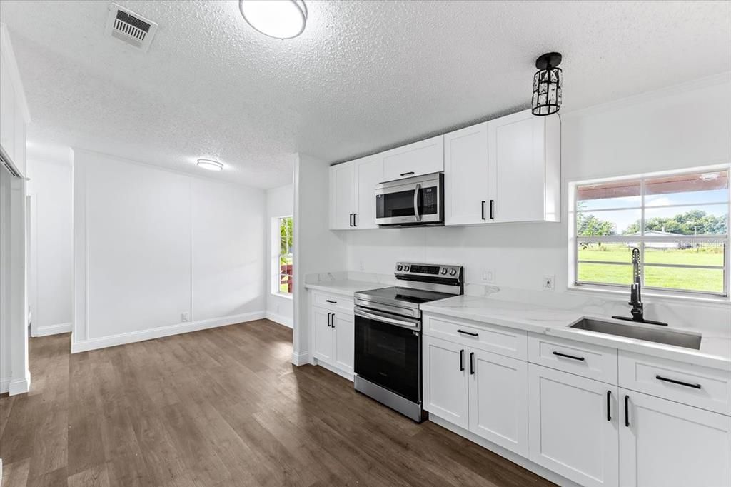 For Sale: $359,000 (4 beds, 2 baths, 1728 Square Feet)