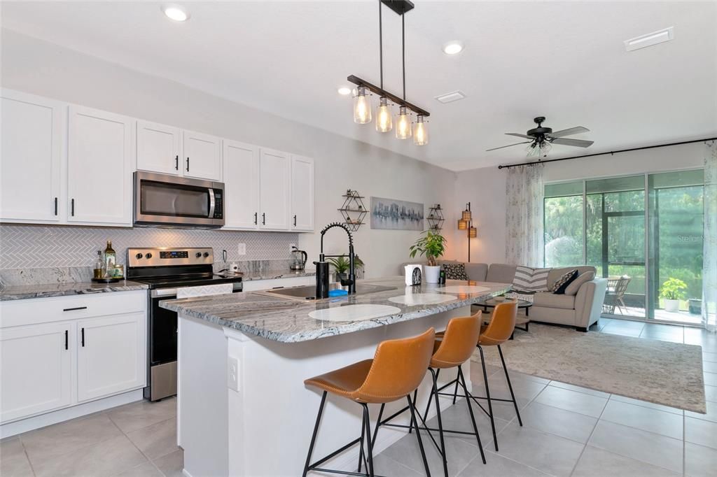 Active With Contract: $410,000 (3 beds, 2 baths, 1724 Square Feet)