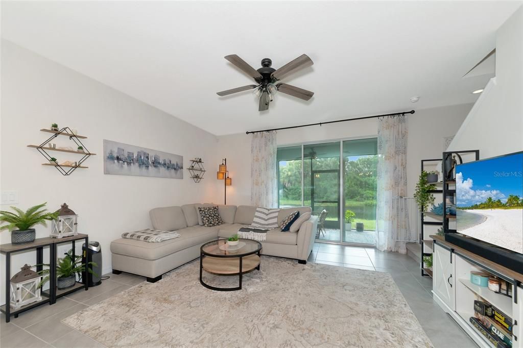 Active With Contract: $410,000 (3 beds, 2 baths, 1724 Square Feet)