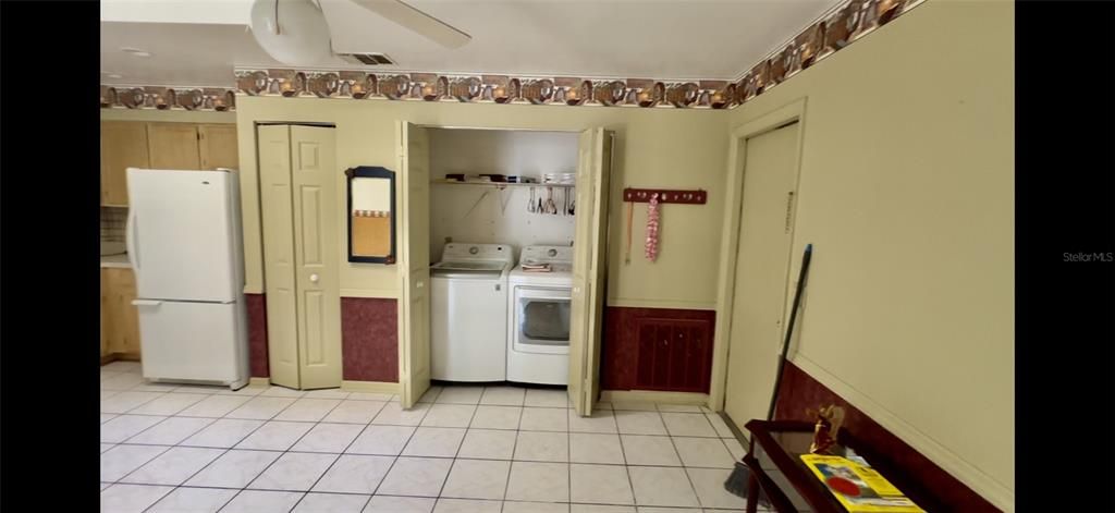 For Sale: $229,000 (2 beds, 2 baths, 1220 Square Feet)