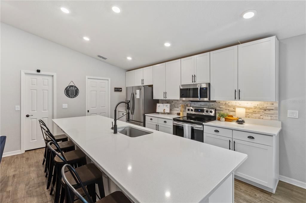 Active With Contract: $420,000 (4 beds, 2 baths, 1715 Square Feet)