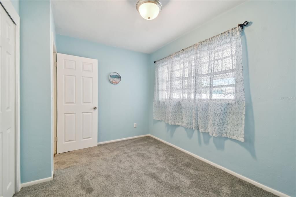 Active With Contract: $235,900 (3 beds, 2 baths, 1080 Square Feet)