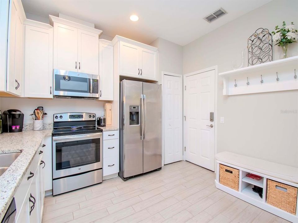 For Sale: $409,999 (2 beds, 2 baths, 1632 Square Feet)