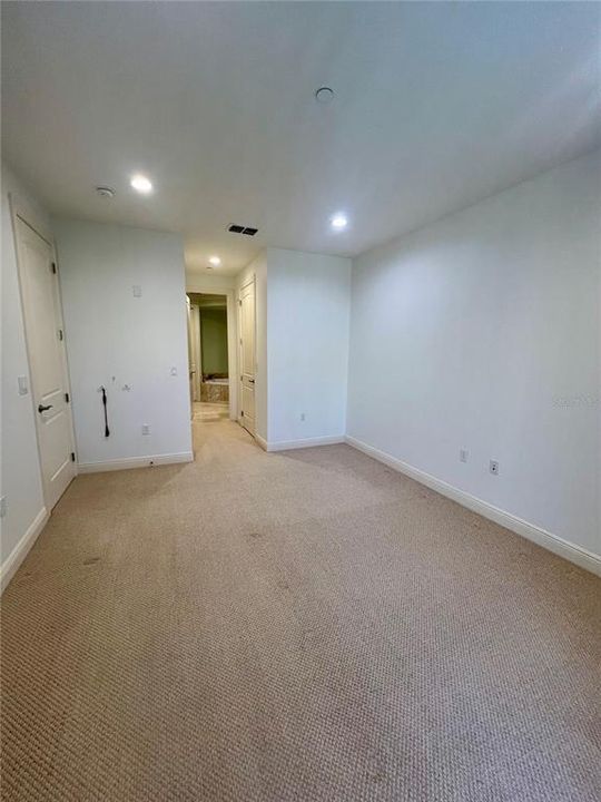 For Rent: $1,950 (3 beds, 2 baths, 1323 Square Feet)