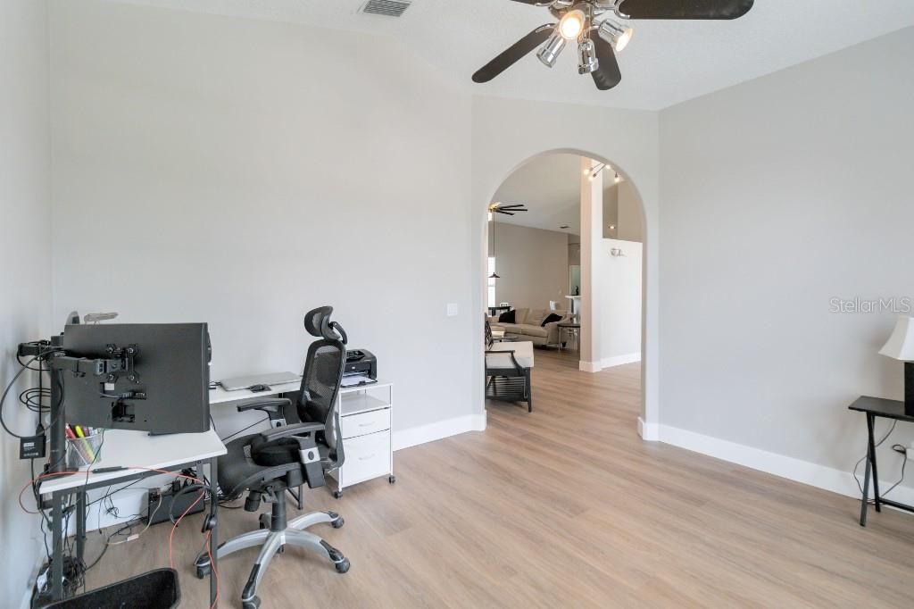 Active With Contract: $479,900 (3 beds, 2 baths, 2132 Square Feet)