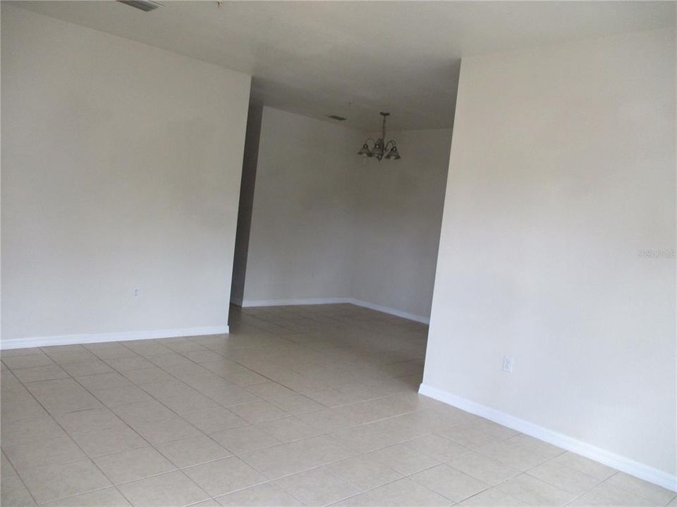 For Rent: $1,300 (2 beds, 2 baths, 1188 Square Feet)