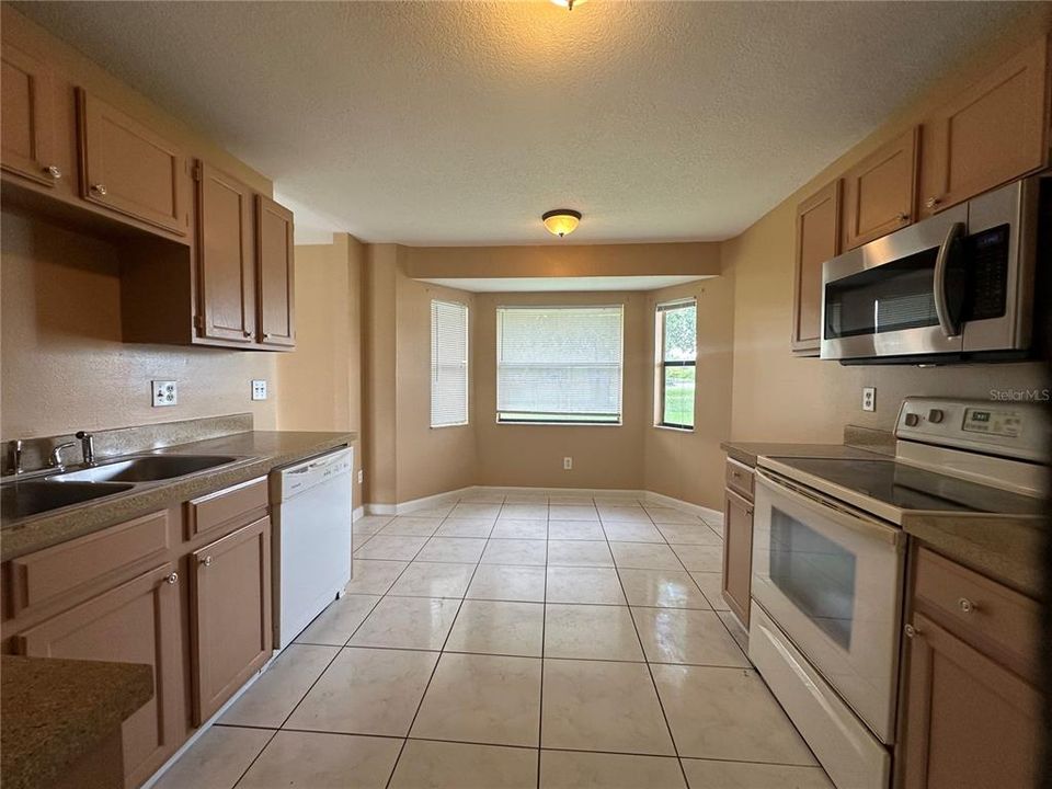 For Rent: $1,500 (3 beds, 2 baths, 1398 Square Feet)