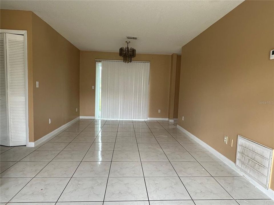 For Rent: $1,500 (3 beds, 2 baths, 1398 Square Feet)