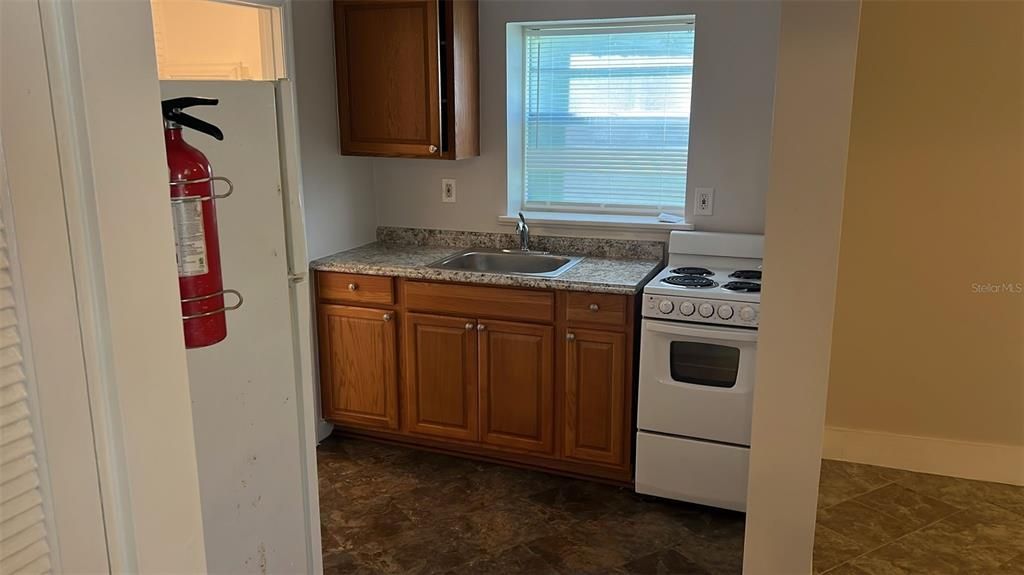 For Rent: $1,250 (1 beds, 1 baths, 876 Square Feet)