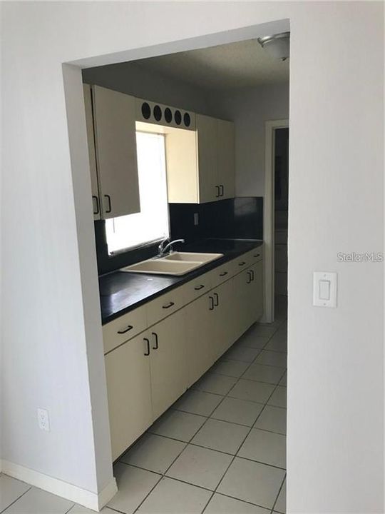 Recently Rented: $3,000 (3 beds, 1 baths, 1606 Square Feet)