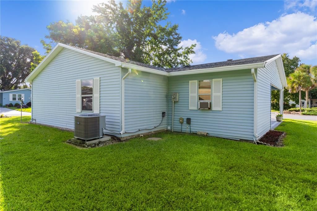 For Sale: $229,900 (2 beds, 2 baths, 1040 Square Feet)