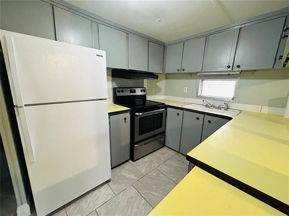 For Sale: $145,000 (3 beds, 2 baths, 1104 Square Feet)