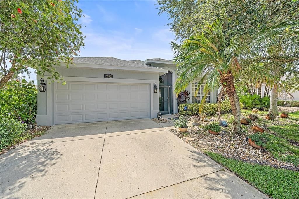 Active With Contract: $460,000 (4 beds, 2 baths, 2207 Square Feet)