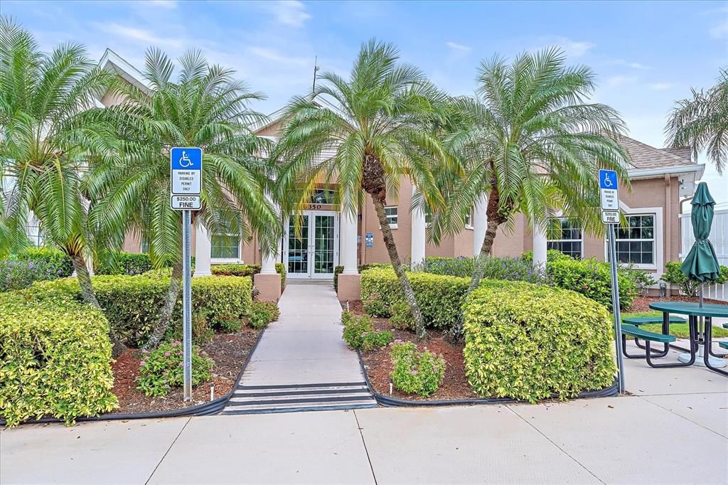 Active With Contract: $460,000 (4 beds, 2 baths, 2207 Square Feet)