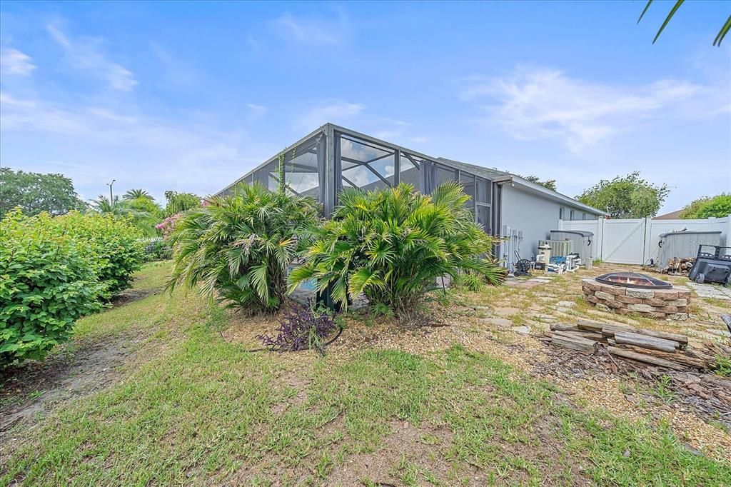 Active With Contract: $460,000 (4 beds, 2 baths, 2207 Square Feet)