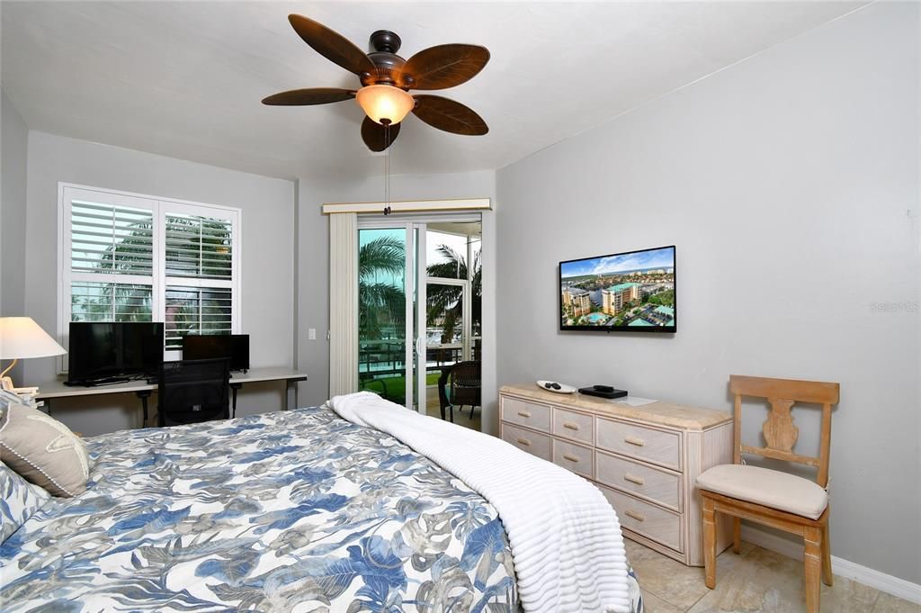 For Sale: $398,500 (2 beds, 2 baths, 1141 Square Feet)