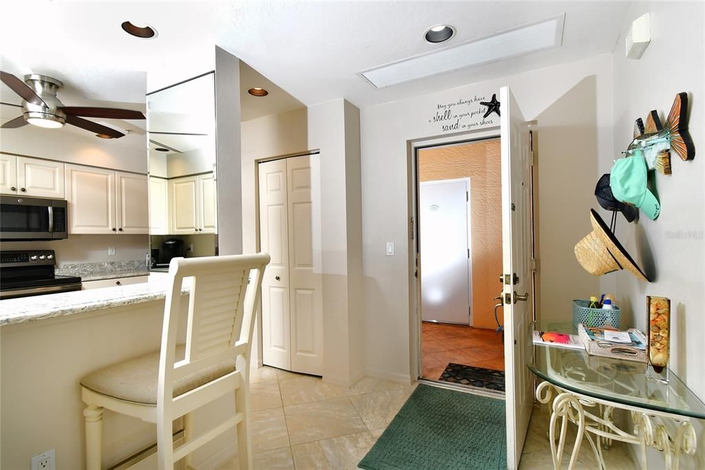 For Sale: $398,500 (2 beds, 2 baths, 1141 Square Feet)