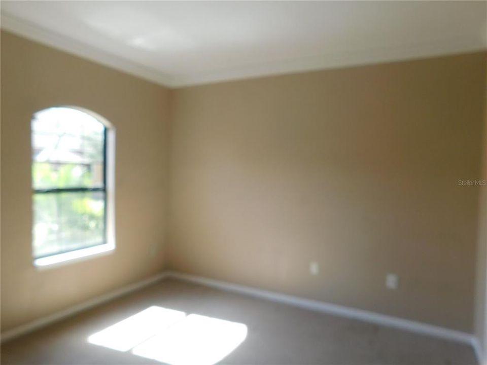 For Sale: $159,900 (1 beds, 1 baths, 830 Square Feet)