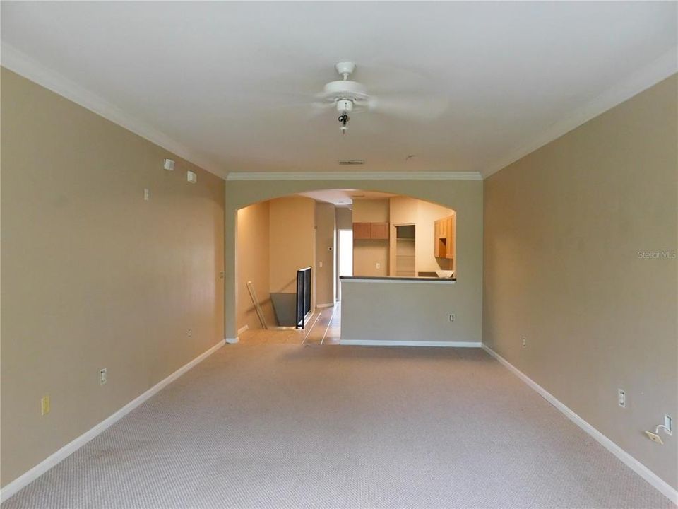 For Sale: $159,900 (1 beds, 1 baths, 830 Square Feet)